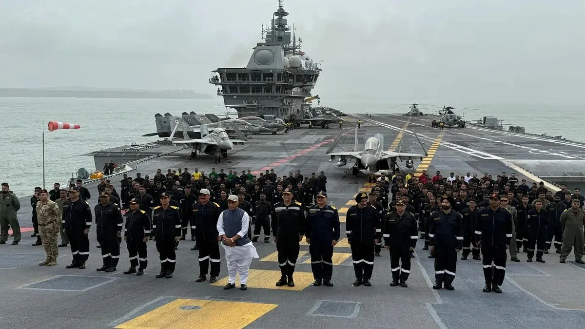 INS विक्रांत पर पहुंचे राजनाथ सिंह, जानें इस एयरक्राफ्ट कैरियर से क्यों खौफ खाता है पाकिस्तान Rajnath Singh, Rajnath Singh News, Rajnath Singh INS Vikrant- India TV Hindi
