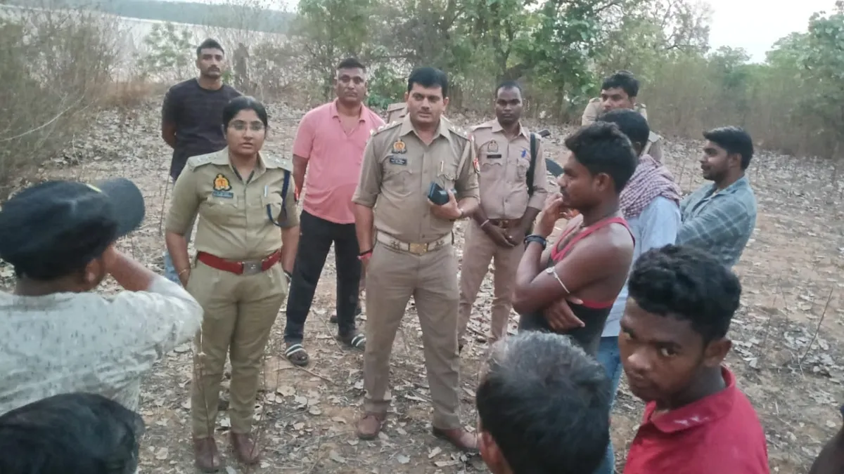 सोनभद्र: एक और प्रेमी जोड़े ने की आत्महत्या, पेड़ पर लटके मिले दोनों के शव Police investigation- India TV Hindi