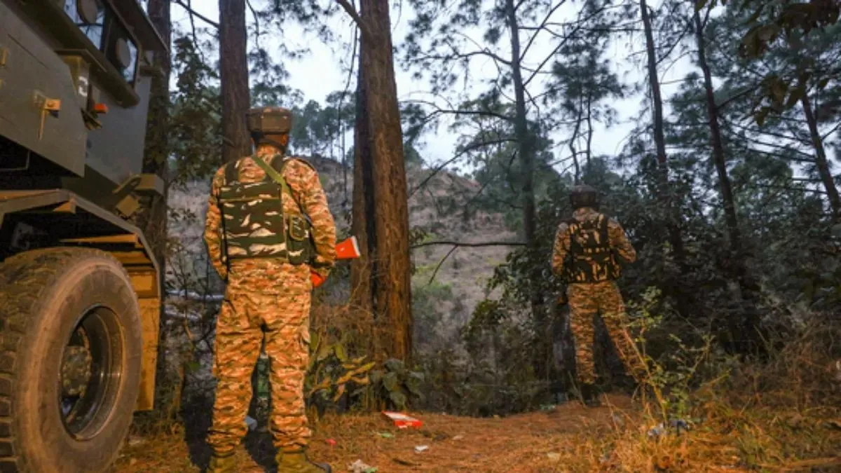 नापाक हरकतों से बाज नहीं आ रहा पाकिस्तान, LoC पर फिर की फायरिंग; सेना ने दिया माकूल जवाब पाकिस्तान ने LoC पर फिर की फायरिंग।- India TV Hindi