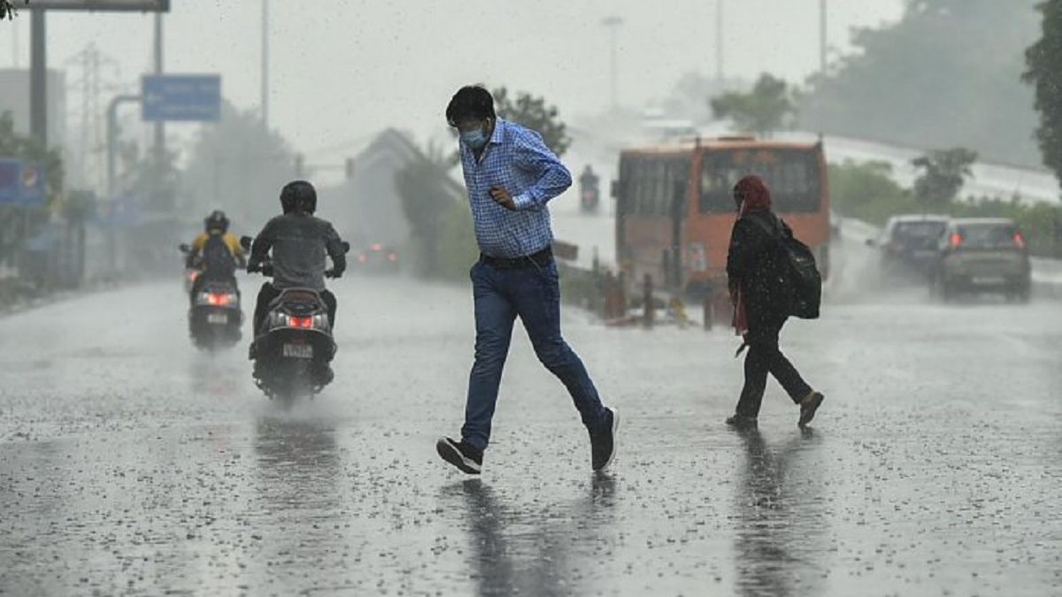 मुंबई में सुबह-सुबह हुई झमाझम बारिश, दिल्ली-NCR में छाए बादल; जानें 5 दिनों तक कैसा रहेगा मौसम