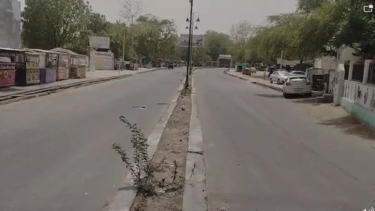 राजस्थान में गर्मी ने तोड़ा रिकॉर्ड, नौतपा शुरू होने से पहले 47.2 डिग्री तक पहुंचा तापमान, सड़कों पर सन्नाटा भीषण गर्मी के कारण दोपहर में सड़कों पर पसरा सन्नाटा- India TV Hindi