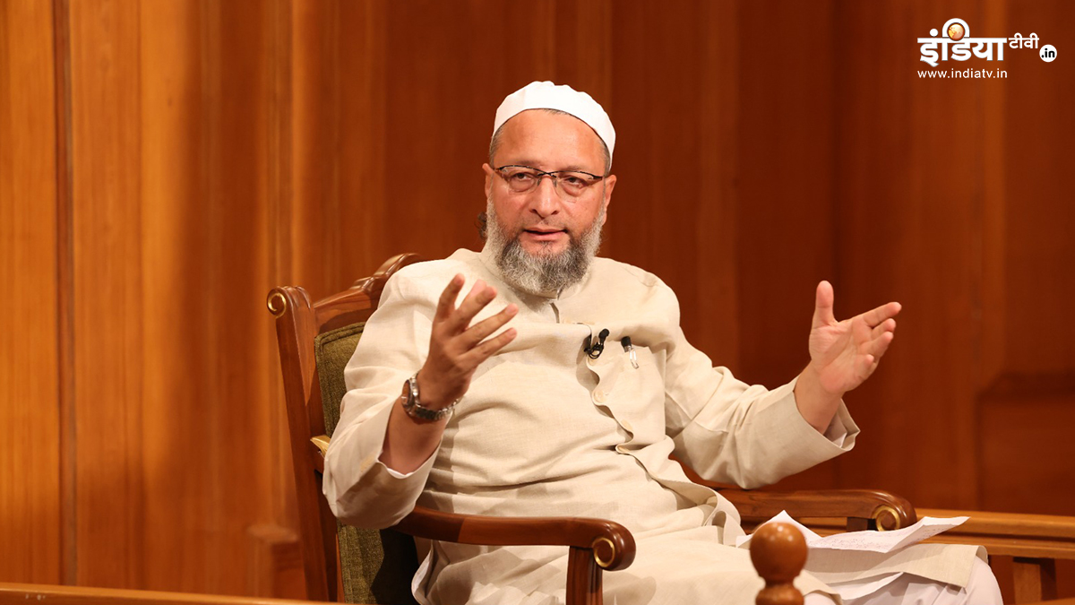 Teri divanda osiyolik ayol