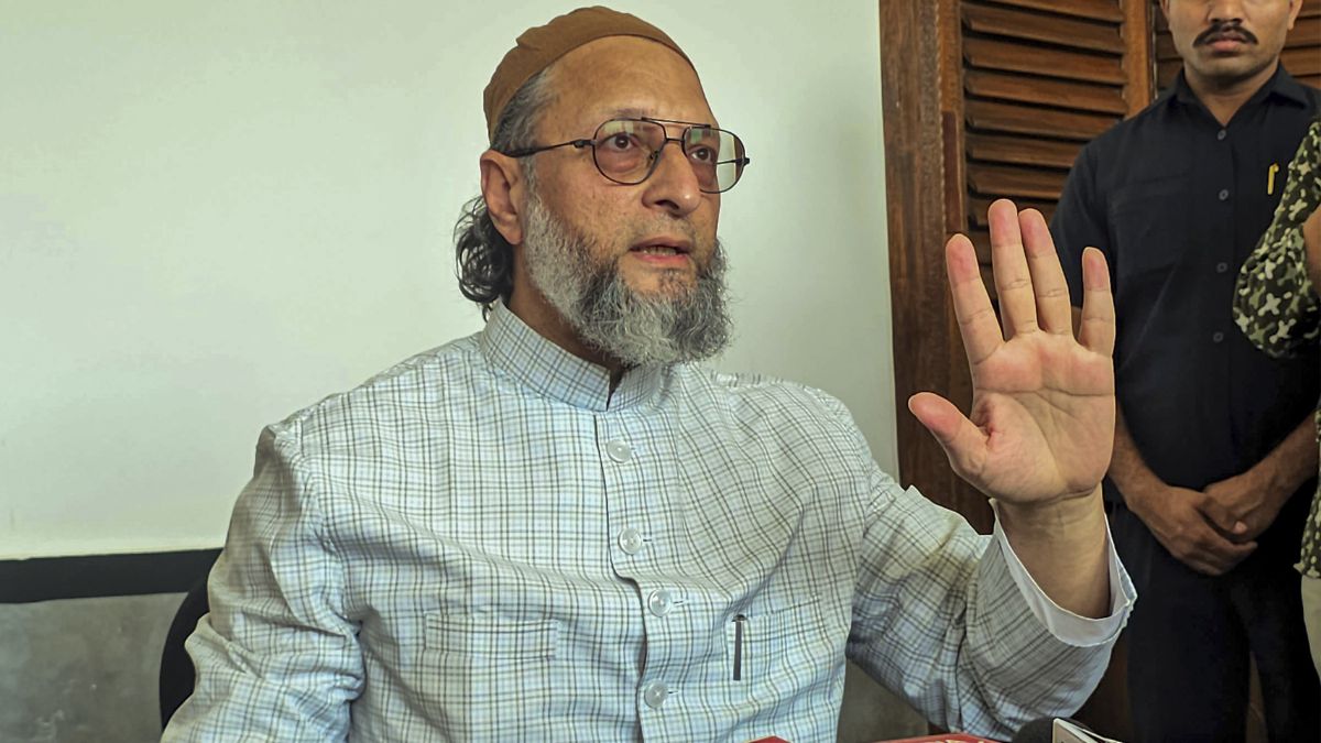 Exclusive: ‘…मैं जूते की नोंक पर रखता हूं’, इंटरव्यू में पाकिस्तान पर जमकर भड़के ओवैसी