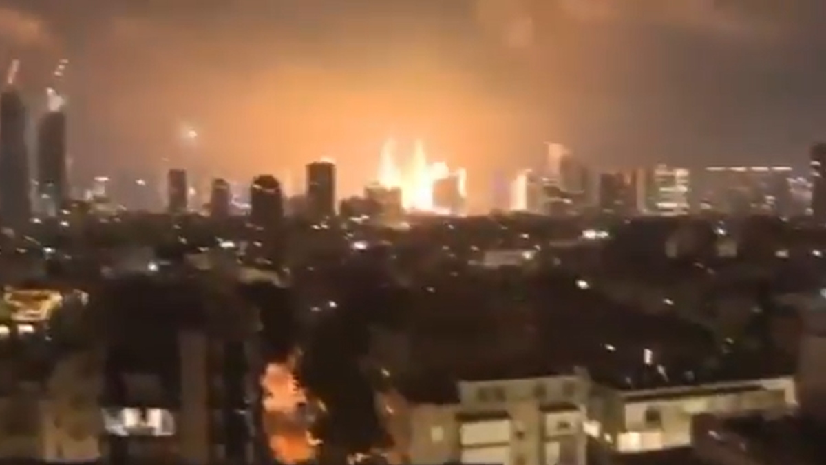 Israel-Iran War LIVE: ईरान ने इजरायल पर दागीं 150 मिसाइलें, तेल अवीव पर लेबनान और जॉर्डन की तरफ से भी हो रहे हमले