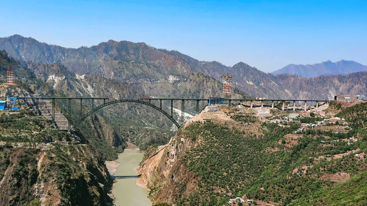 चिनाब ब्रिज के उद्घाटन की तारीख आ गई, बेमिसाल है दुनिया का सबसे ऊंचा रेलवे पुल चिनाब रेलवे ब्रिज- India TV Hindi