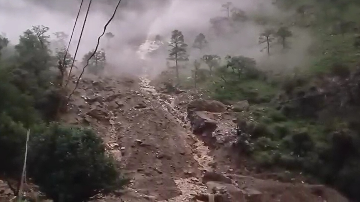 Cloudburst: उत्तरकाशी के बड़कोट में फटा बादल, बह गए 17 मजदूर, तलाश जारी-सामने आया वीडियो