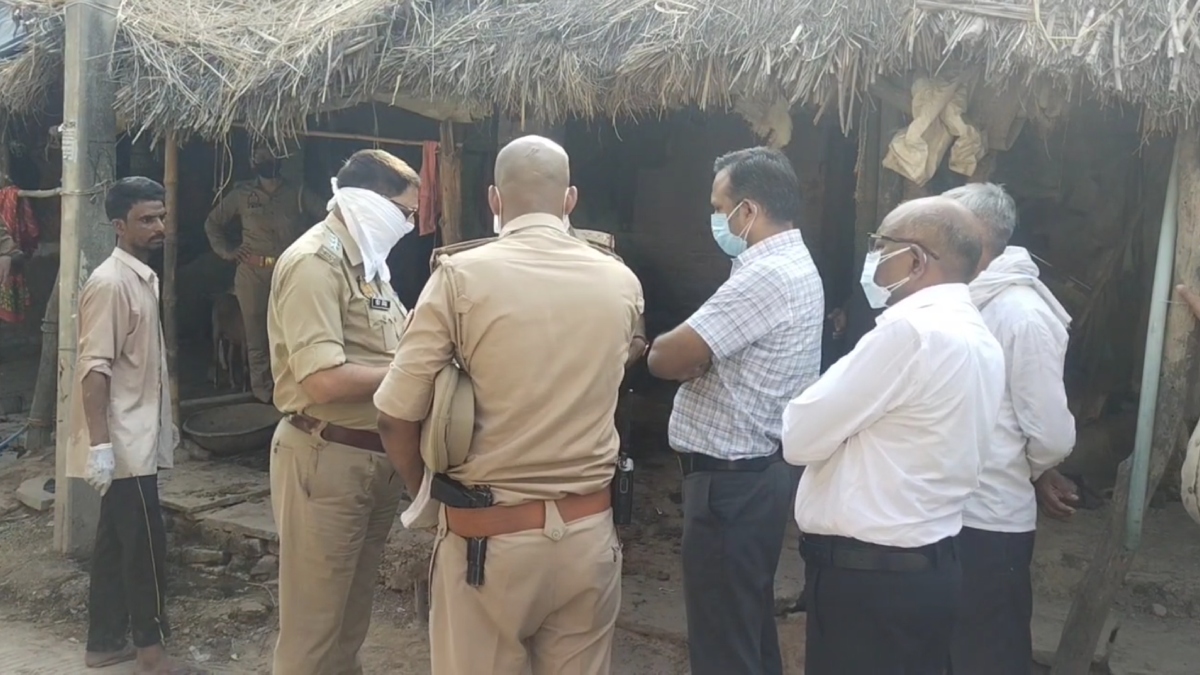 फतेहपुर: भाई ने गर्भवती बहन की हत्या कर घर में 3 फीट नीचे दफनाया, मजिस्ट्रेट ने गड्ढा खुदवाकर शव बाहर निकलवाया
