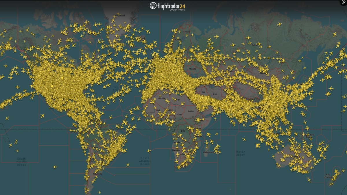 रूस-यूक्रेन, ईरान और इज़राइल के बीच जारी जंग, अभी कैसा दिखता है Global Air Traffic, देखें नजारा