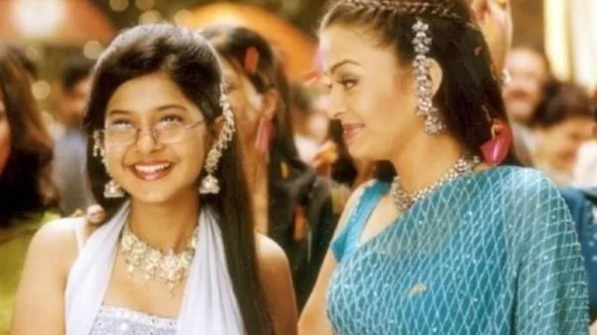 ऐश्वर्या संग दिखी ये चश्मिश बच्ची है TV की सुपरस्टार, अदाओं के लाखों दीवाने ऐश्वर्या संग दिखी ये चश्मिश बच्ची है TV की सुपरस्टार, अदाओं के लाखों दीवाने
