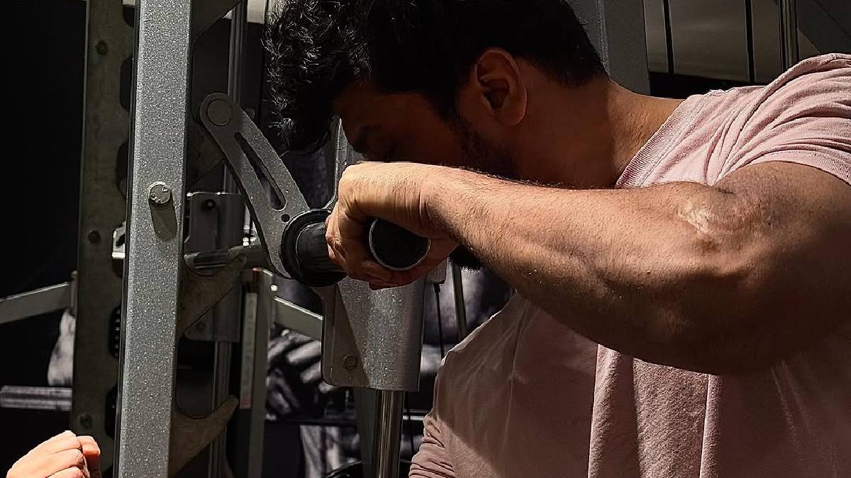 13 साल छोटी एक्ट्रेस से हुआ ब्रेकअप, खत्म हुआ रिश्ता तो इंस्टाग्राम पर किया पोस्ट