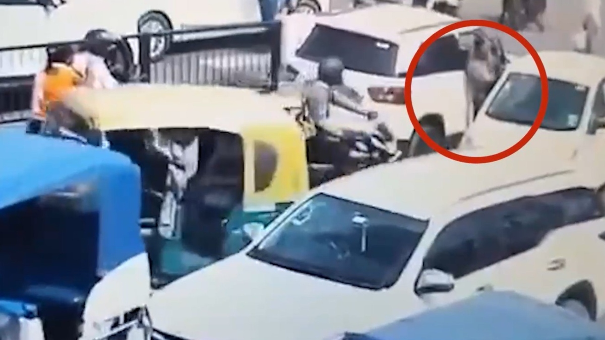 बीच सड़क इंस्पेक्टर ने लेफ्टिनेंट कर्नल को मारा थप्पड़, फिर पैर पर चढ़ा दी कार; घटना CCTV में कैद