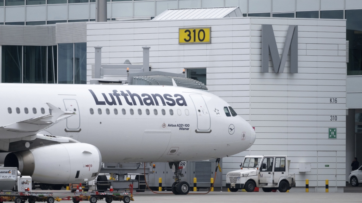 Frankfurt To Hyderabad आ रही फ्लाइट में बम की अफवाह, टेकऑफ के 2 घंटे बाद लौटी वापस 7 Frankfurt