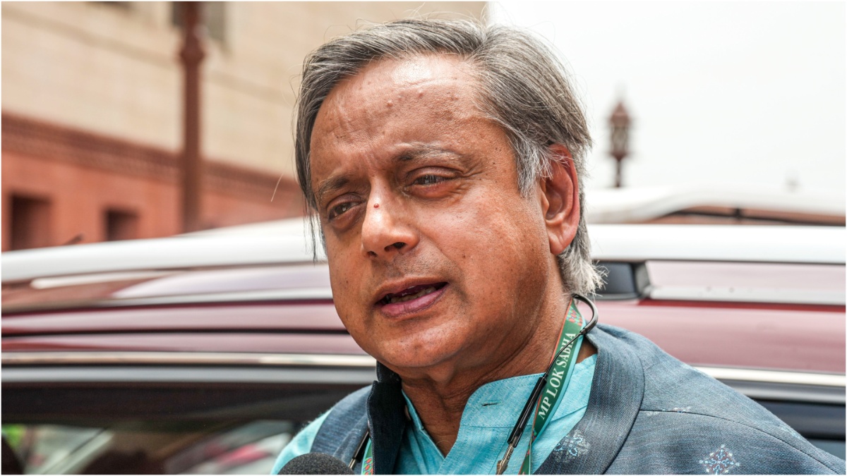 क्या कांग्रेस से आजाद होना चाहते हैं शशि थरूर? सोशल मीडिया पोस्ट ने मचाई हलचल