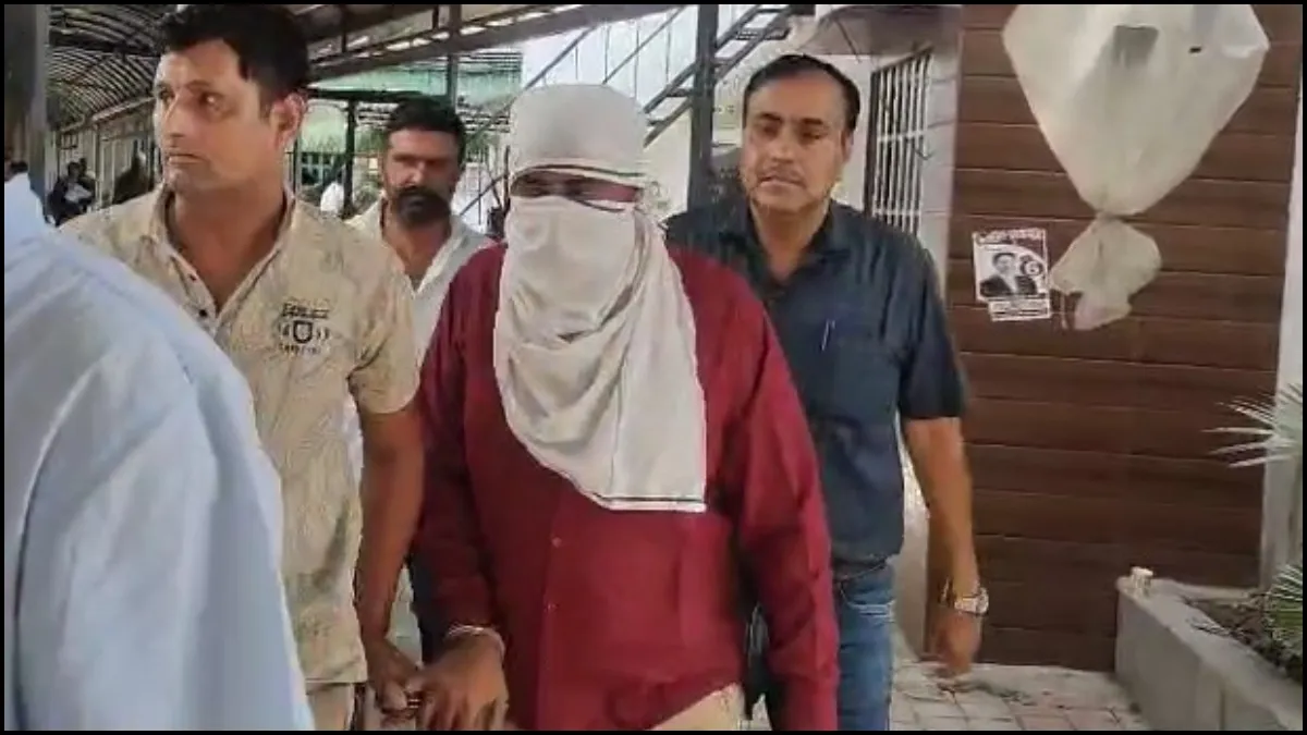 "4 सिम कार्ड दिया, जिससे हनी ट्रैप में भारतीय नागरिकों को फंसा रही थी ISI", पूछताछ में पाकिस्तानी जासूस हसीन के बड़े खुलासे जासूस हसीन की आज कोर्ट में पेशी- India TV Hindi