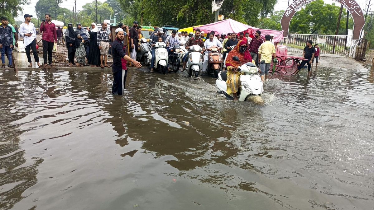 23 जून का मौसम: उत्तर प्रदेश और एमपी सहित 8 राज्यों में भारी बारिश की चेतावनी, दिल्ली में भी अलर्ट जारी
