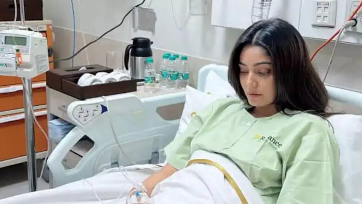 ईद के दूसरे दिन ही बीमार पड़ी एक्ट्रेस, अस्पताल में भर्ती, हालत देख दोस्त हुई भावुक ईद के दूसरे दिन ही बीमार पड़ी एक्ट्रेस, अस्पताल में भर्ती, हालत देख दोस्त हुई भावुक