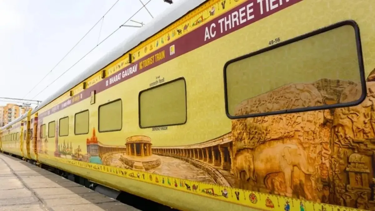 आज मुंबई से रवाना हुई 'भारत गौरव ट्रेन', छत्रपति शिवाजी की विरासत के कराएगी दर्शन; ऐसी होगी 6 दिन की होगी ट्रिप bharat gaurav train- India TV Hindi