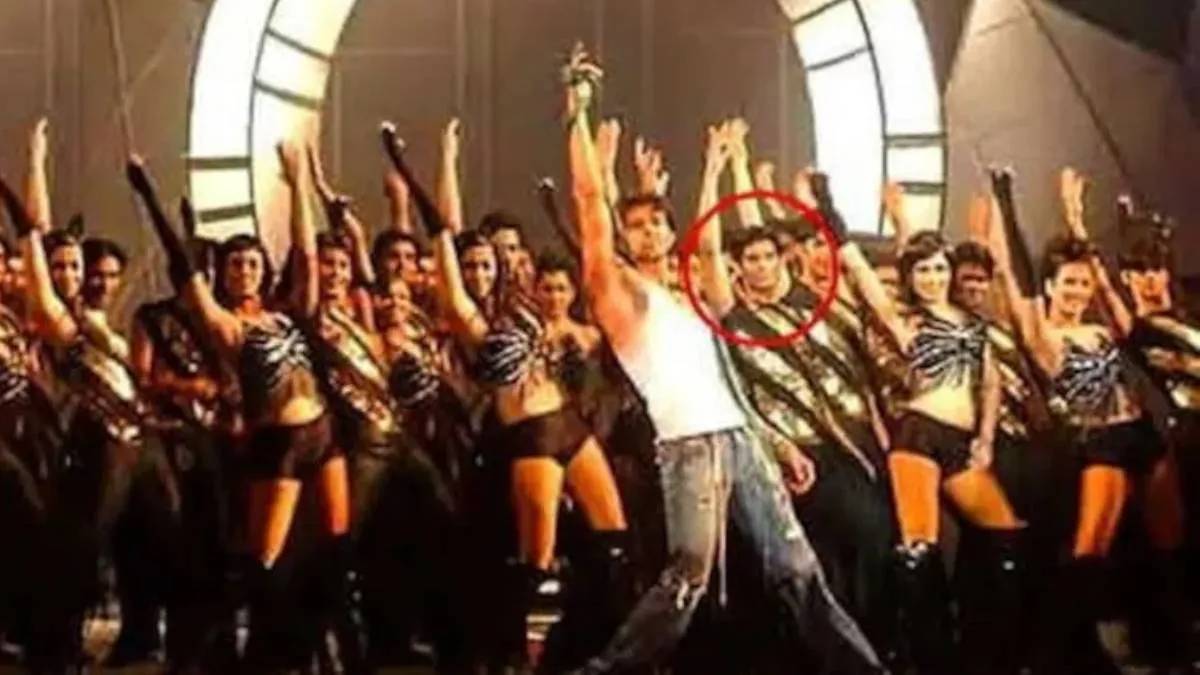 ऋतिक के पीछे थिरक रहा ये लड़का था बॉलीवुड स्टार, 34 साल में कह गया दुनिया को अलविदा