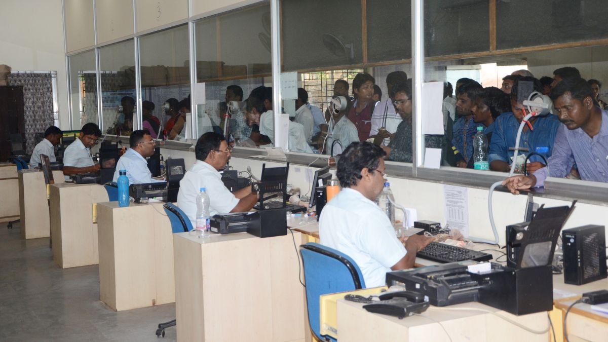 Tatkal Ticket Rules: काउंटर से तत्काल टिकट खरीदने के लिए क्या होंगे नियम, 15 जुलाई से बदल रहा है सिस्टम