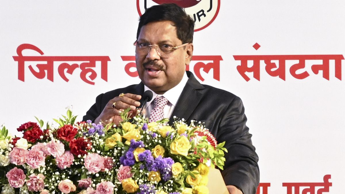 भारत के मुख्य न्यायाधीश गवई का भावुक पल, माता-पिता के संघर्षों को याद कर हुए इमोशनल भारत के मुख्य न्यायाधीश गवई का भावुक पल, माता-पिता के संघर्षों को याद कर हुए इमोशनल