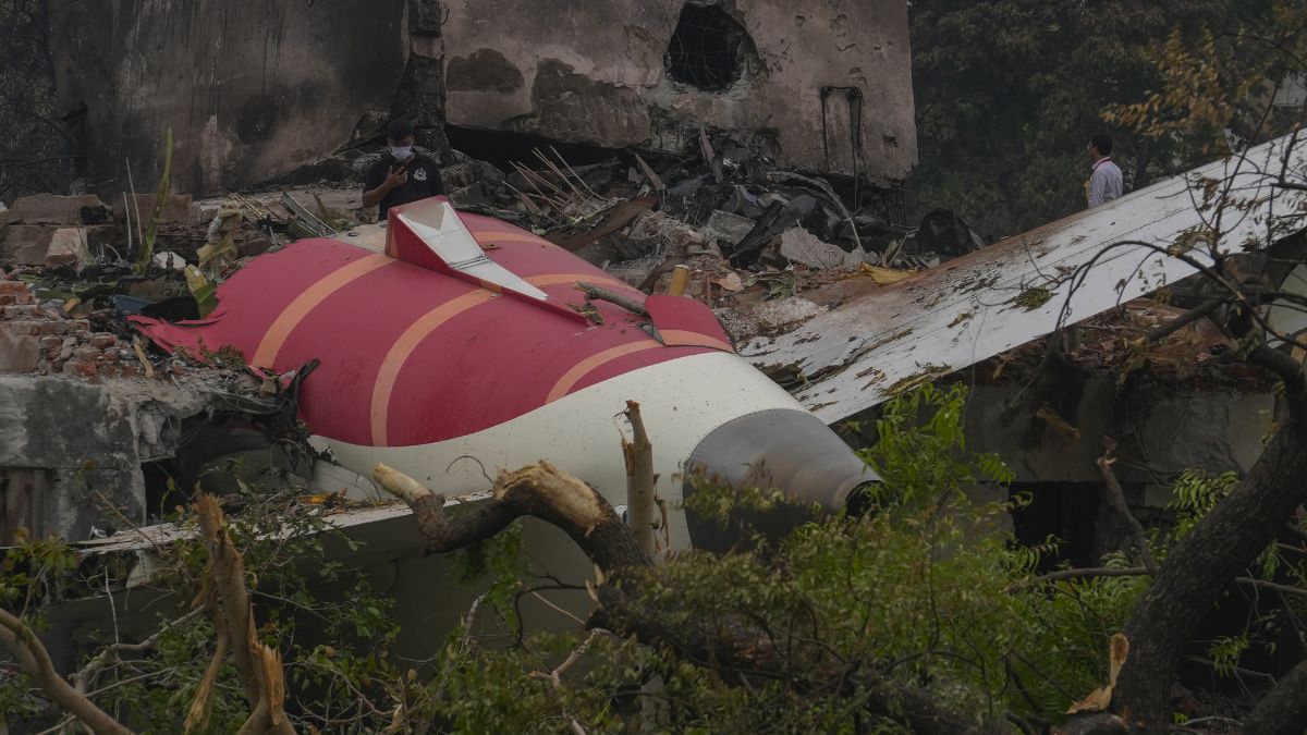 Air India Plane Crash के पीछे कहीं ये 6 वजहें तो नहीं? जानें किन परिस्थितियों में हो सकता है हादसा Air India Plane Crash के पीछे कहीं ये 6 वजहें तो नहीं? जानें किन परिस्थितियों में हो सकता है हादसा