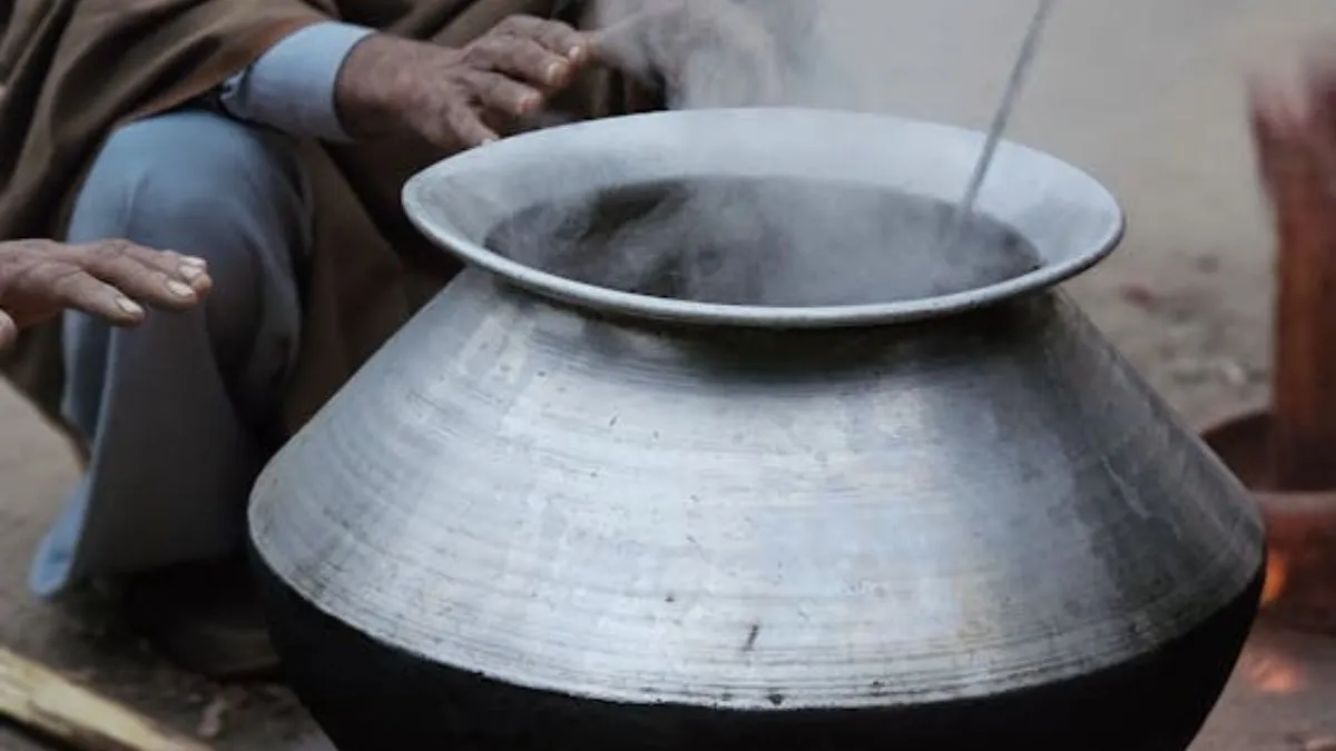 भगोने में गिरने से बच्ची की मौत।- India TV Hindi