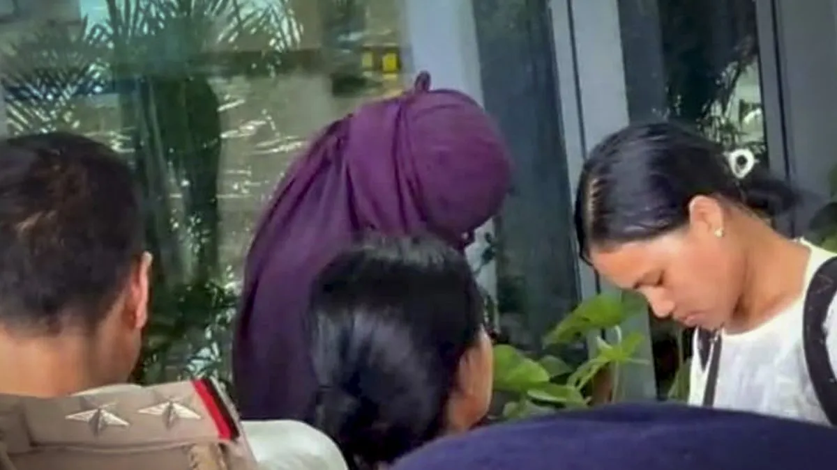 Raja Raghuvanshi Murder Case Live: मेघालय पुलिस के सामने सोनम ने अपना जुर्म कबूल किया, SIT कर रही है पूछताछ Sonam Raghuvanshi- India TV Hindi