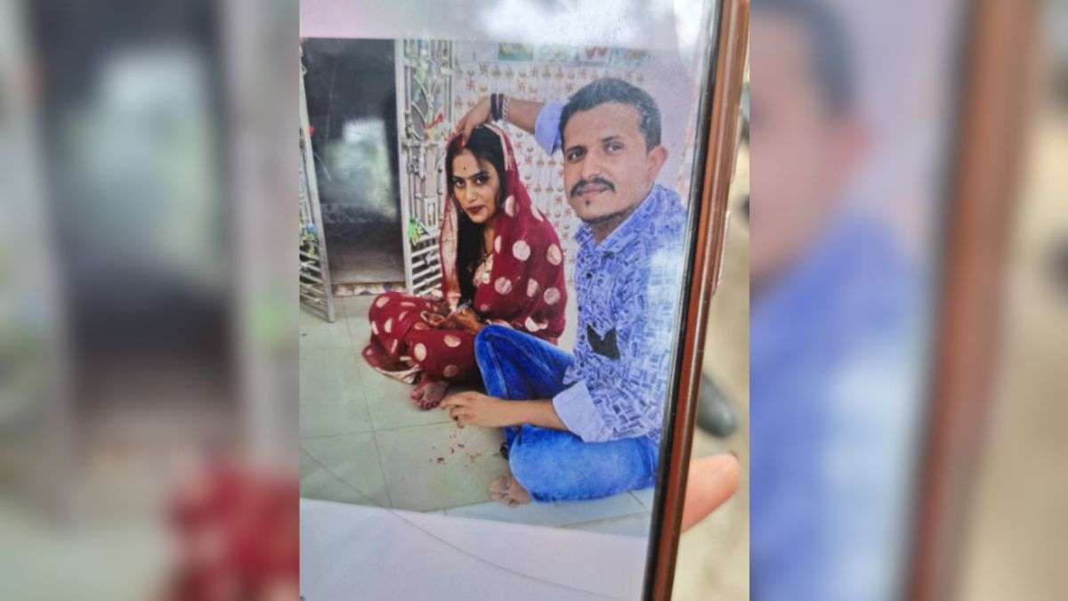 “अगले राजा रघुवंशी हम न बन जाएं”, शख्स ने पुलिस के सामने महिला के खिलाफ दर्ज कराई शिकायत; जानें पूरा मामला “अगले राजा रघुवंशी हम न बन जाएं”, शख्स ने पुलिस के सामने महिला के खिलाफ दर्ज कराई शिकायत; जानें पूरा मामला