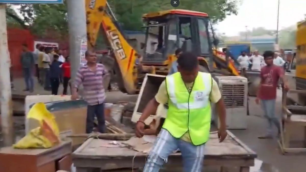 दिल्ली के बाटला हाउस में अतिक्रमण के खिलाफ बुलडोजर की तैयारी, प्रशासन अलर्ट