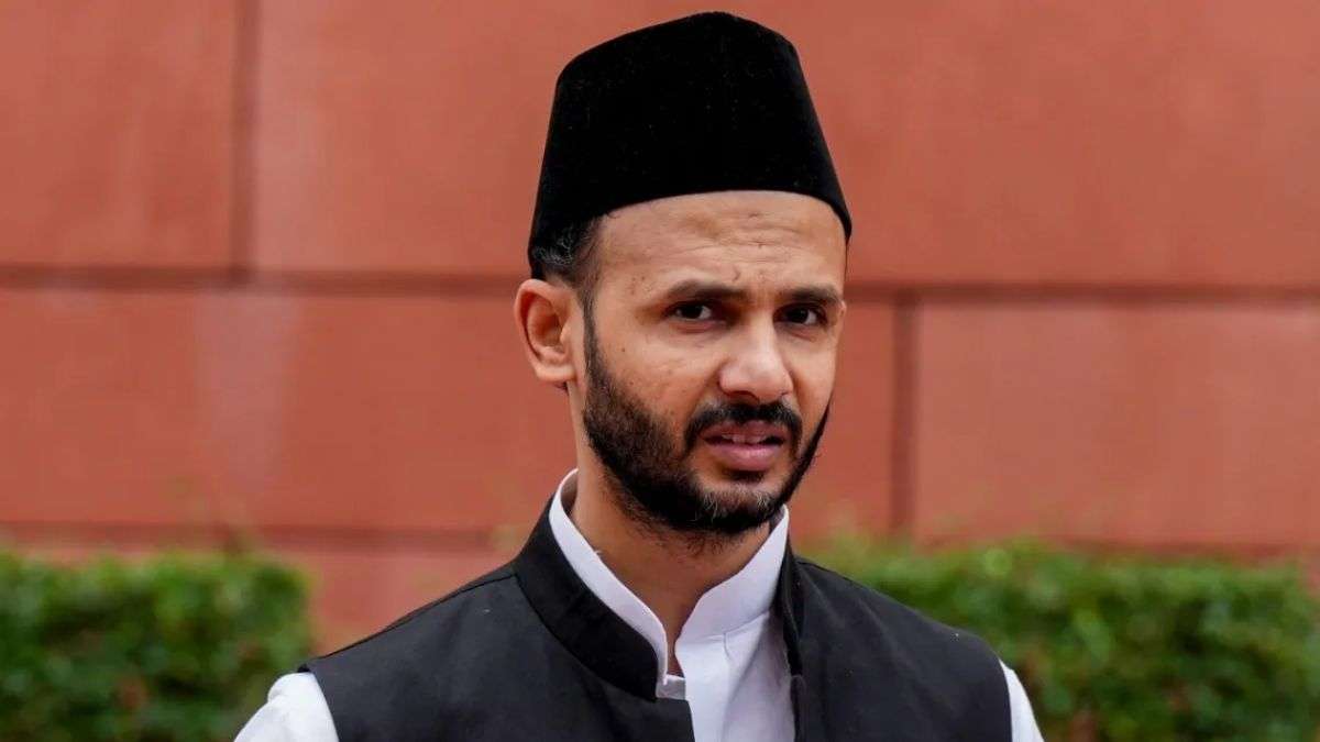 संभल में प्रशासन ने गिराई मस्जिद तो भड़के सपा सांसद बर्क, कहा- लाखों की तादाद में बिना नक्शे के बने धार्मिक स्थल