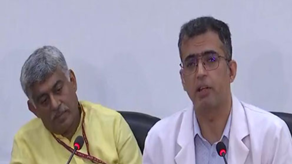 कोविड वैक्सीन के कारण नहीं आ रहे हार्ट अटैक, दिल्ली AIIMS के डॉक्टर बोले- ‘स्टडी में कोई स्पष्ट संबंध नहीं मिला’