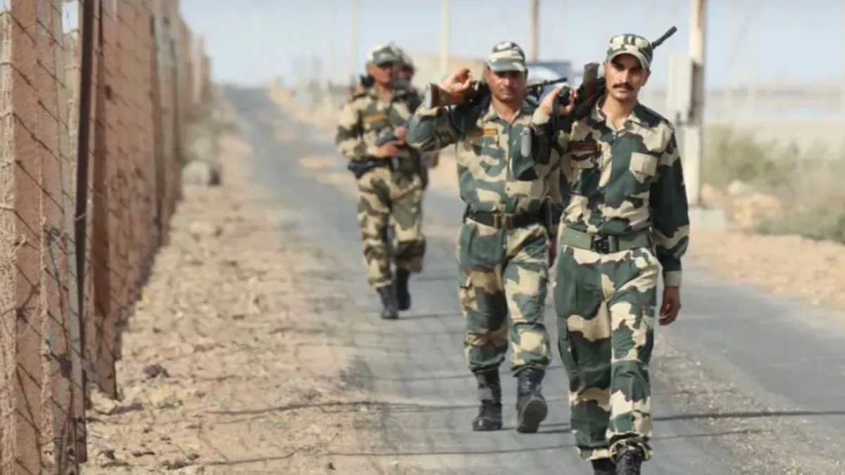 BSF कांस्टेबल भर्ती के लिए आवेदन शुरू, डायरेक्ट लिंक से करें अप्लाई प्रतीकात्मक फोटो- India TV Hindi