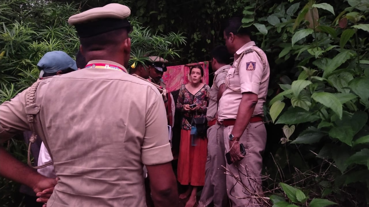 वीजा खत्म हुआ तो कर्नाटक की खतरनाक गुफा में रहने लगी रूसी महिला, साथ में थे दो बच्चे