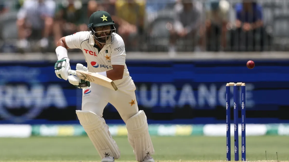 भारतीय खिलाड़ी ने लिया नाम वापस, फिर इस पाकिस्तानी की हो गई बल्ले-बल्ले; इंग्लैंड से मिला बुलावा imam ul haq- India TV Hindi