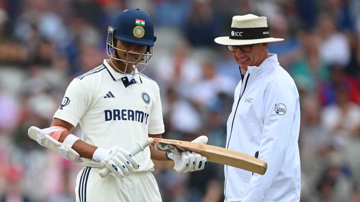 यशस्वी जायसवाल के साथ मैनचेस्टर में ये क्या हो गया, वोक्स की रफ्तार भरी गेंद से बैट की हो गई दुर्गती, देखें VIDEO Yashasvi Jaiswal Bat Broken- India TV Hindi