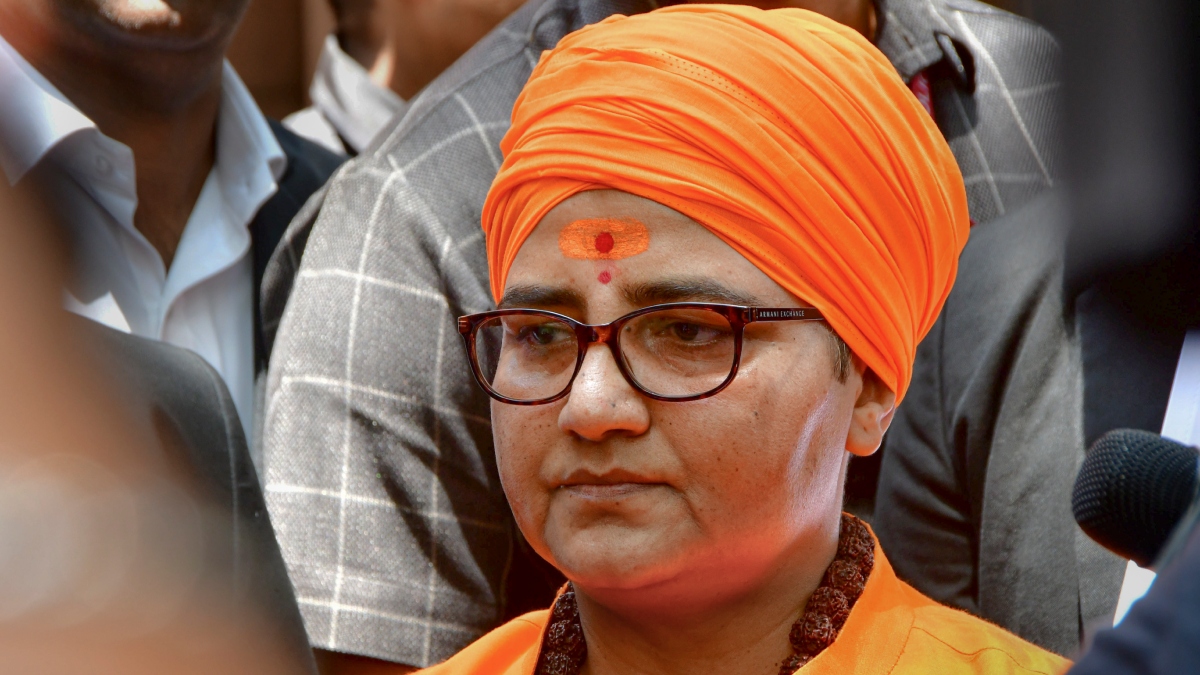 मालेगांव ब्लास्ट केस: आज आएगा अदालत का फैसला, साध्वी प्रज्ञा और कर्नल पुरोहित कोर्ट पहुंचे मालेगांव ब्लास्ट केस: आज आएगा अदालत का फैसला, साध्वी प्रज्ञा और कर्नल पुरोहित कोर्ट पहुंचे