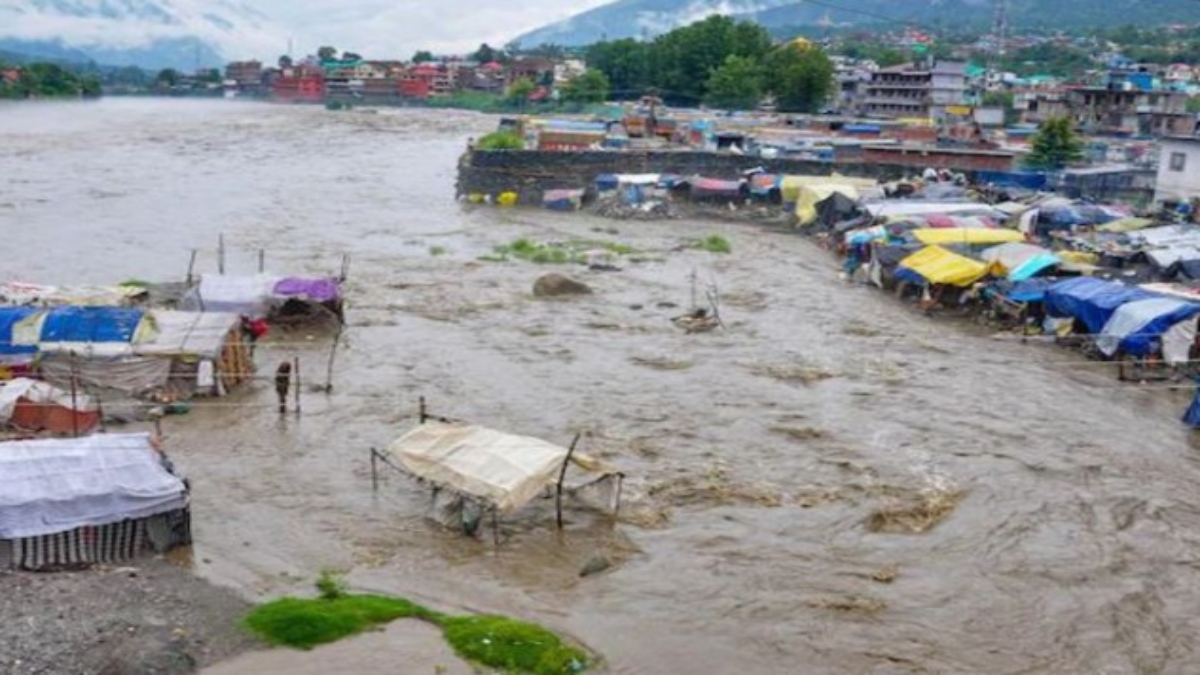 तेज बारिश और बाढ़, बादल फटने, लैंडस्लाइट की क्या है वजह? मानसून ने क्यों बदली अपनी चाल, जान लीजिए