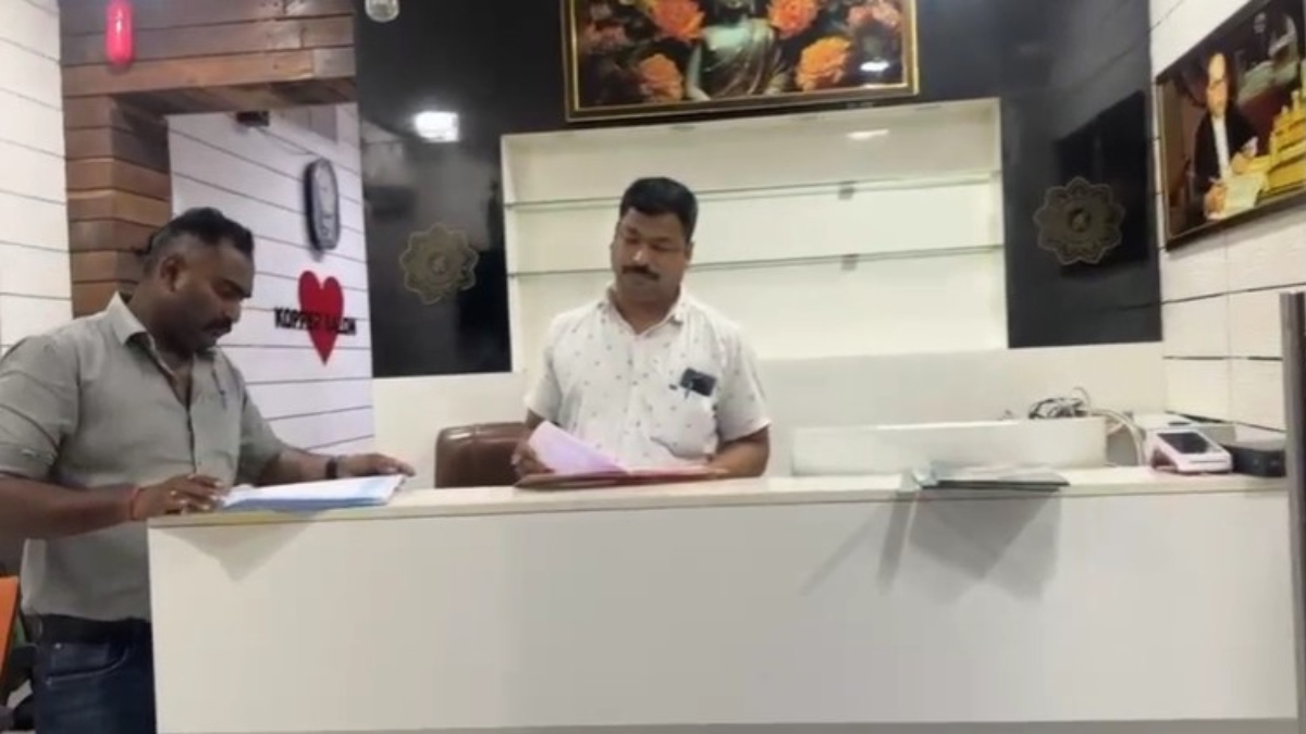 दो भाई मिलकर चला रहे थे सैलून, पुलिस ने डाली रेड तो सेक्स रैकेट का हुआ पर्दाफाश; छुड़ाई गईं 5 युवतियां