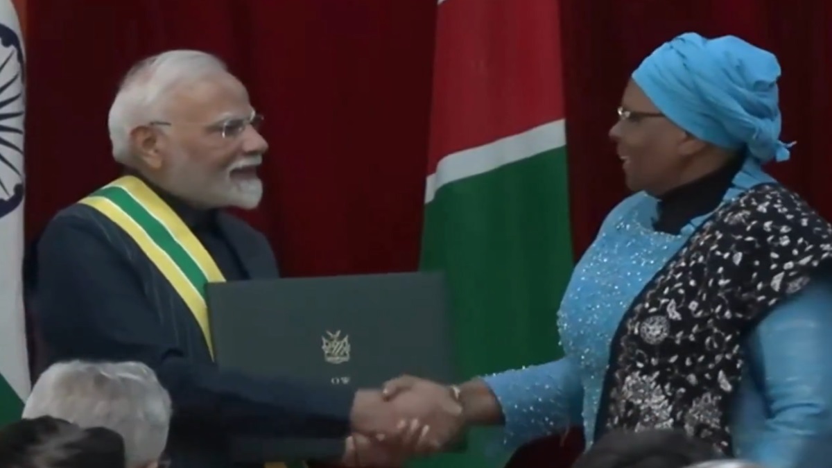 PM Modi Namibia Visit: पीएम मोदी को नामीबिया के सर्वोच्च पुरस्कार से किया गया सम्मानित
