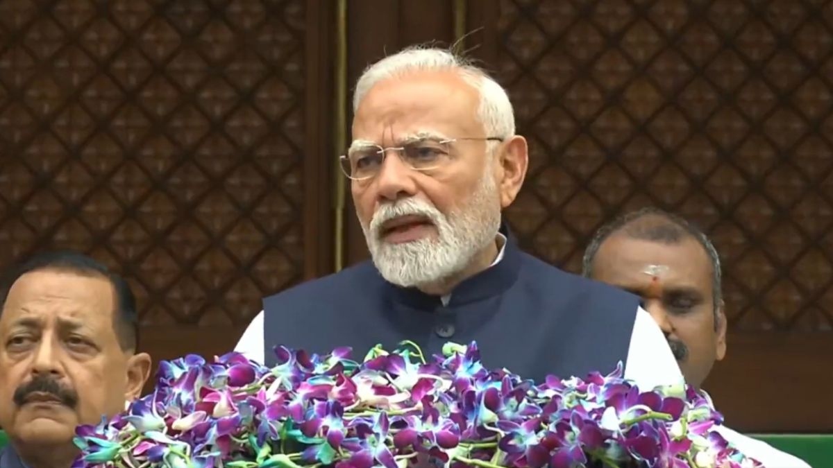 मॉनसून सत्र से पहले संसद परिसर में पीएम मोदी का संबोधन जानें क्या बोले मॉनसून सत्र से पहले संसद परिसर में पीएम मोदी का संबोधन जानें क्या बोले