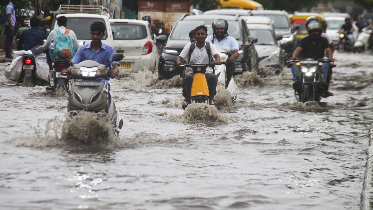 दिल्ली-NCR को आज बारिश से मिलेगी राहत? जानें IMD ने क्या कहा, बाकी राज्यों पर भी अपडेट