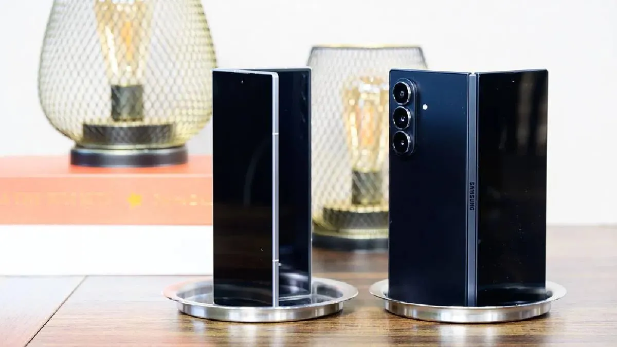 Samsung के फोल्डेबल फोन में आई बड़ी दिक्कत, लाखों खर्च करके यूजर्स पीट रहे माथा Samsung Galaxy Z Fold 7, Galaxy Z Flip- India TV Hindi