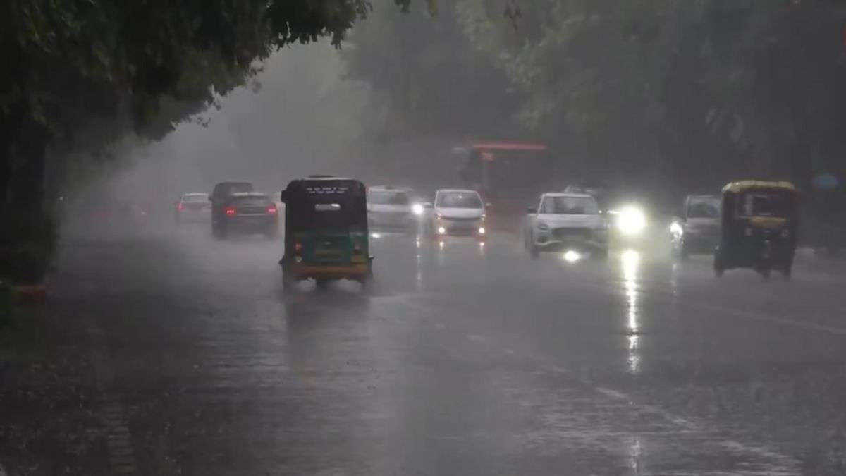 दिल्ली-NCR में बारिश के आसार, इन राज्यों में अलर्ट जारी; जानें कैसा रहेगा मौसम