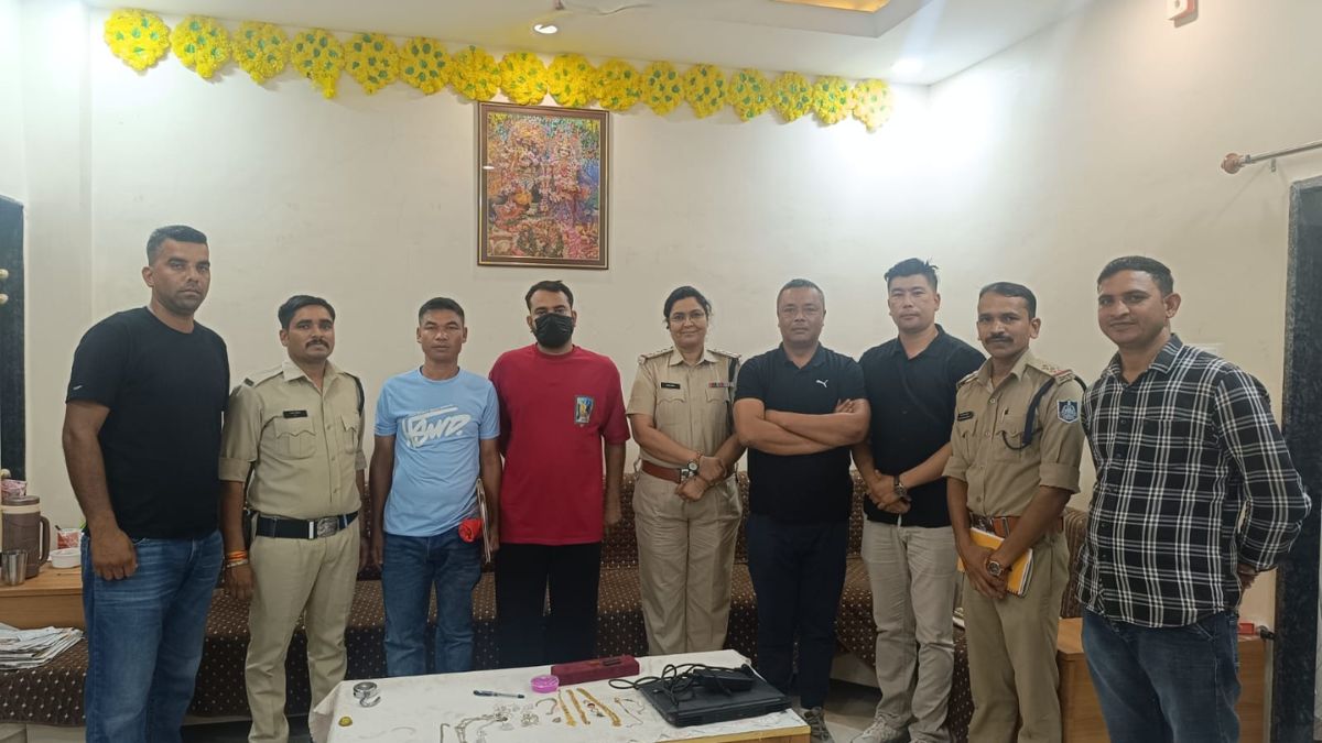 राज और सोनम ने पहले ही कर ली थी शादी! पुलिस को मिली ज्वैलरी, क्या है दो मंगलसूत्र का राज? राज और सोनम ने पहले ही कर ली थी शादी! पुलिस को मिली ज्वैलरी, क्या है दो मंगलसूत्र का राज?