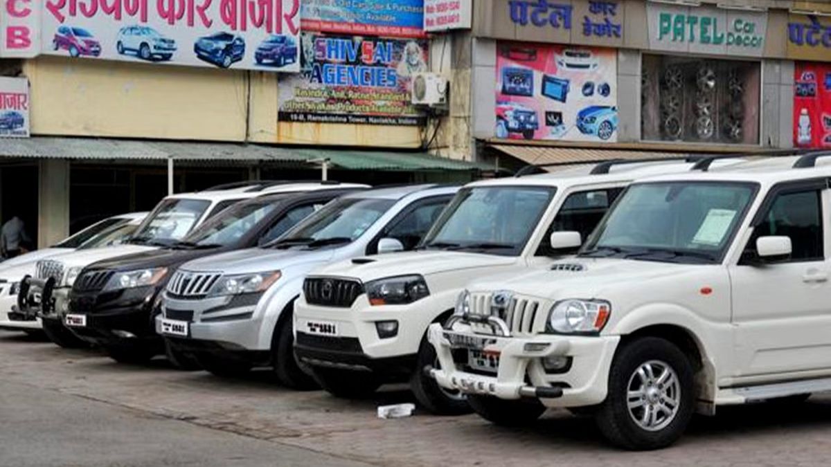 सेकेंड हैंड कारों की मेगा सेल शुरू, कीमतें 50% तक घटीं, दिल्ली में इन जगहों पर मिल रही हैं सबसे सस्ती कारें