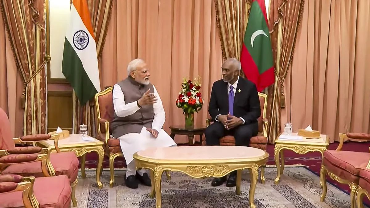 मालदीव को पीएम मोदी का फ्रेंडशिप गिफ्ट! 4,850 करोड़ का लोन, 72 सैन्य वाहन.. जानें और क्या-क्या मिला