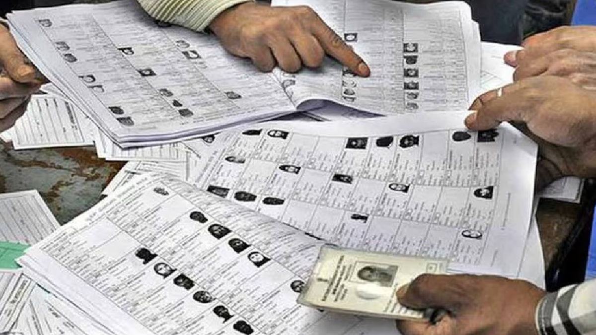 बिहार: ‘बिना दस्तावेज के जमा करा सकेंगे गणना फॉर्म’, वोटर लिस्ट विवाद के बीच चुनाव आयोग ने दी बड़ी राहत
