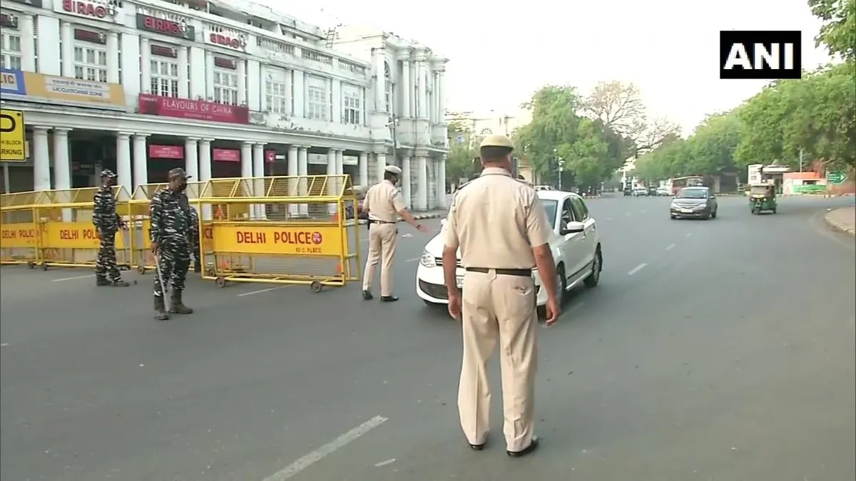 ट्रैफिक एडवाइजरीः जन्माष्टमी पर दिल्ली-नोएडा और गुरुग्राम की इन सड़कों पर रहेगा डायवर्जन, देखें पूरी लिस्ट सांकेतिक तस्वीर- India TV Hindi