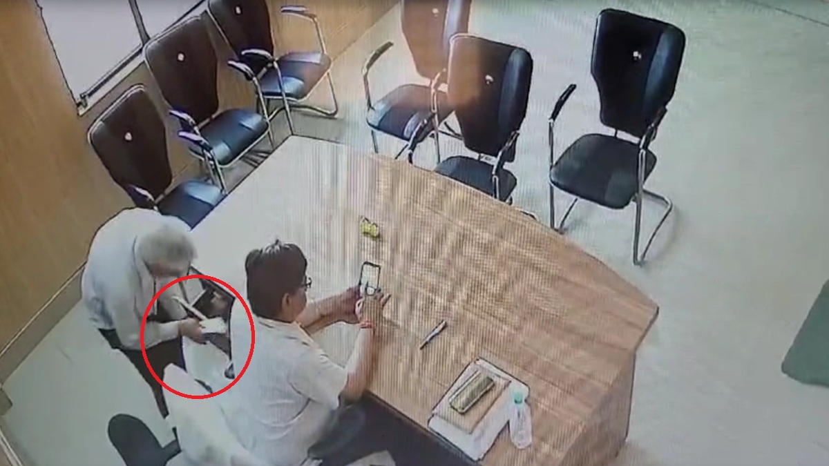 जेब में लिफाफा रखने वाले औरैया के SDM सस्पेंड, वायरल हुआ CCTV फुटेज, अब शर्म से सिर नहीं उठा पा रहे