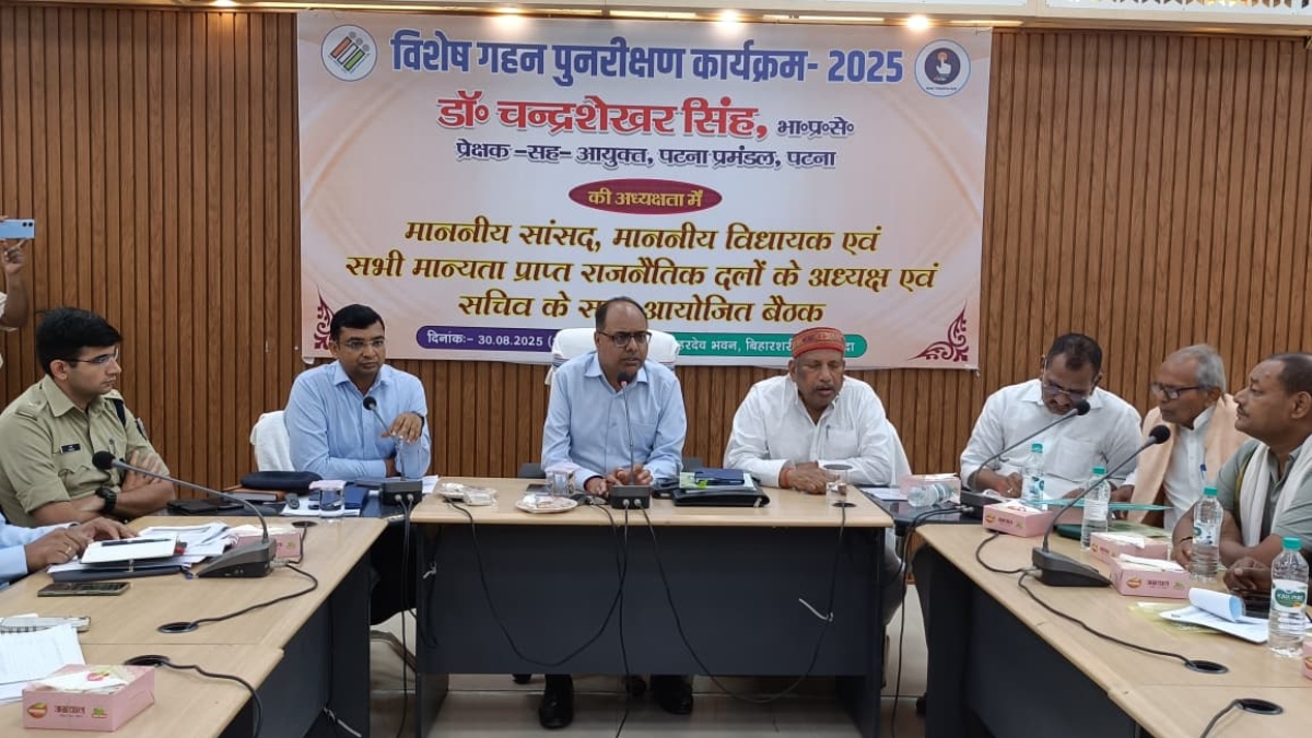 वोटर लिस्ट में गड़बड़ी की रिपोर्ट का खंडन कर बोले , ‘लोगों के नाम, उम्र और माता-पिता के नाम समान होना आम’